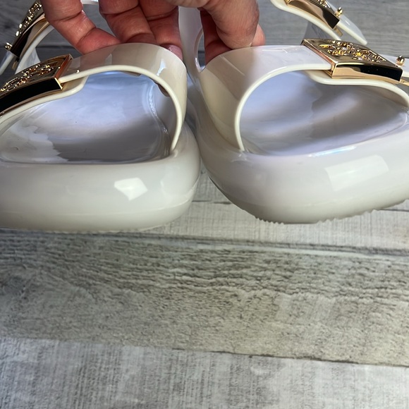 Tory Burch Buckle Bubble Jelly Sandal - Picture 9 of 11